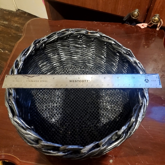 Handcrafted basket - Picture 7 of 8